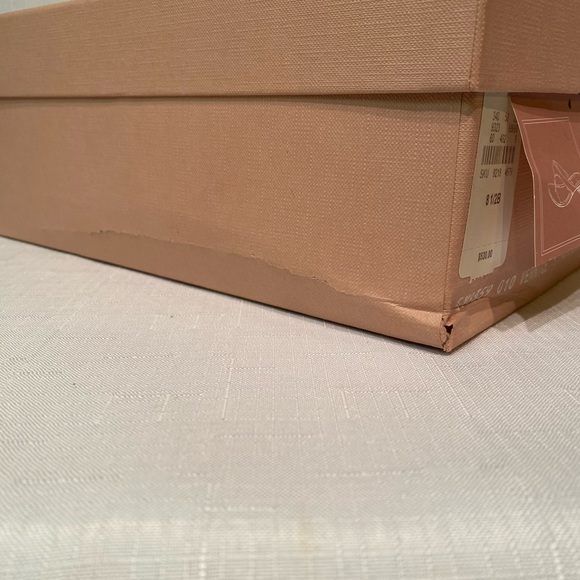 Miu Miu Thong Sandals Red Patent Leather  Metal & Rhinestone Low Heel 8.5B Italy - Picture 15 of 15